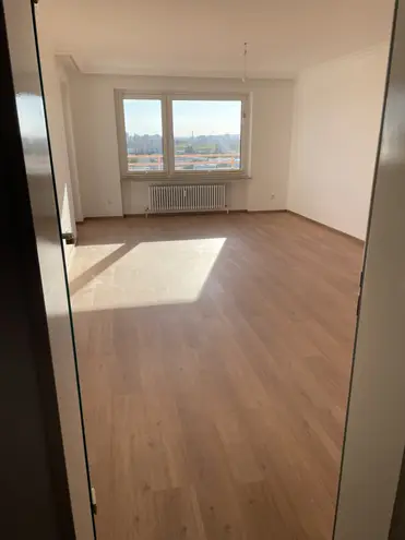 4 Zimmer Wohnung mit 103 m² in Frankfurt am Main – Bild 2