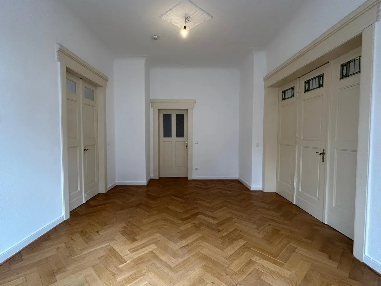 5 Zimmer Wohnung mit 150 m² in Halle (Saale) – Bild 4