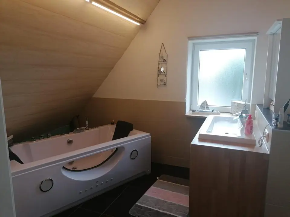 3 Zimmer Wohnung mit 150 m² in Elsdorf – Bild 3