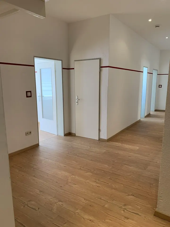 6 Zimmer Wohnung mit 130 m² in Bayreuth – Bild 2