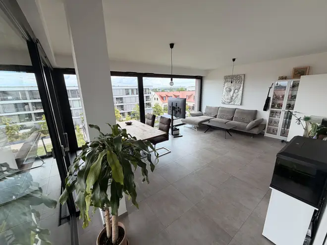 5 Zimmer Wohnung mit 143 m² in Karlsruhe – Bild 2