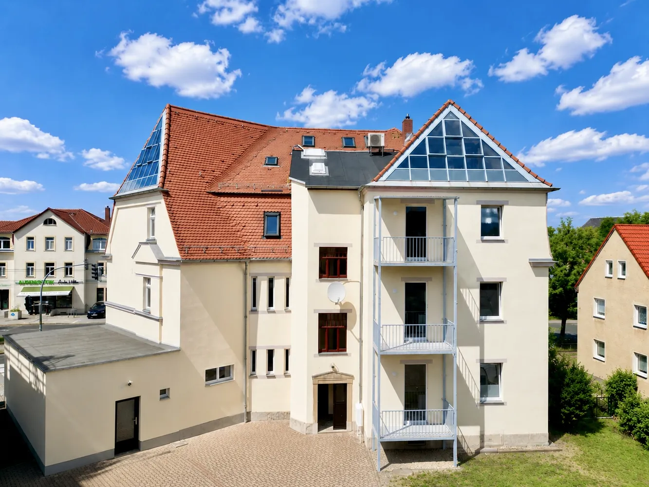 4 Zimmer Wohnung mit 132 m² in Dresden – Bild 1