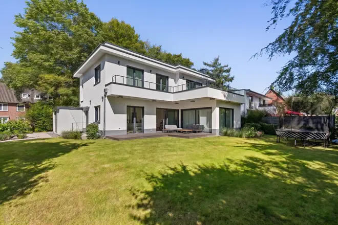 5 Zimmer Haus mit 209 m² in Hamburg – Bild 1