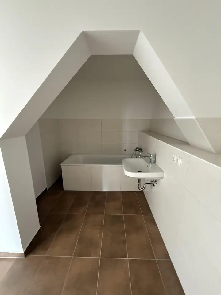 4 Zimmer Wohnung mit 147 m² in Schwerin – Bild 4