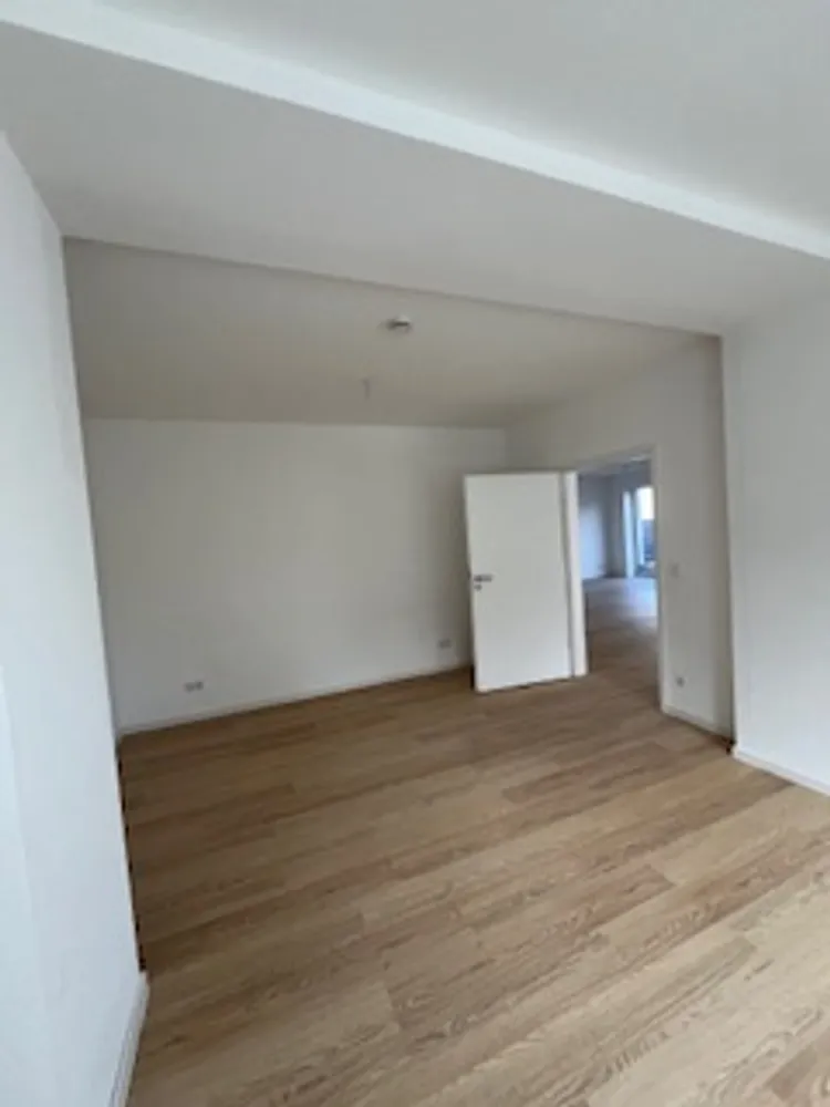 2 Zimmer Wohnung mit 96 m² in Garbsen – Bild 1