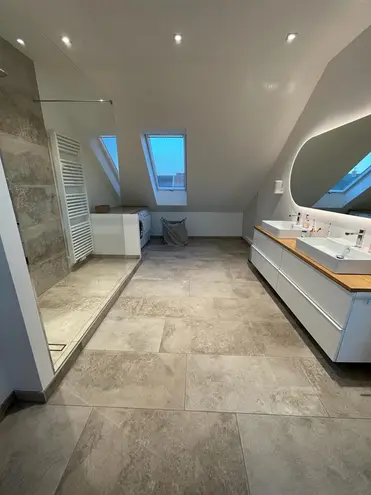 3 Zimmer Wohnung mit 111 m² in Düsseldorf – Bild 2