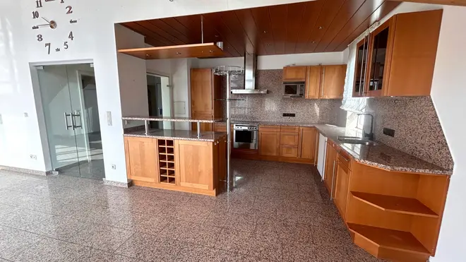 3 Zimmer Wohnung mit 100 m² in Karlsruhe – Bild 4