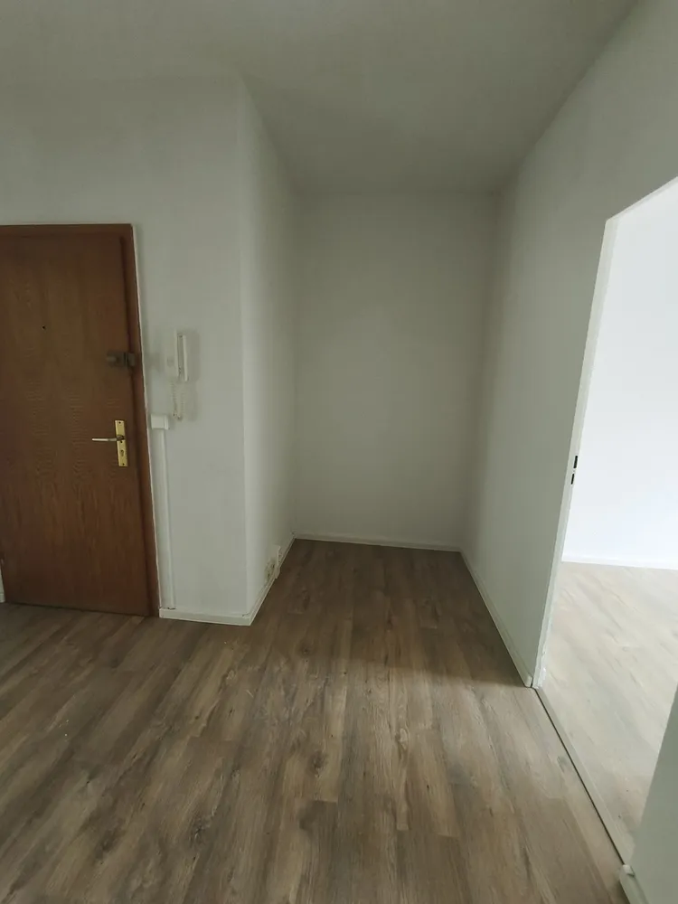 3 Zimmer Wohnung mit 63 m² in Neubrandenburg – Bild 2
