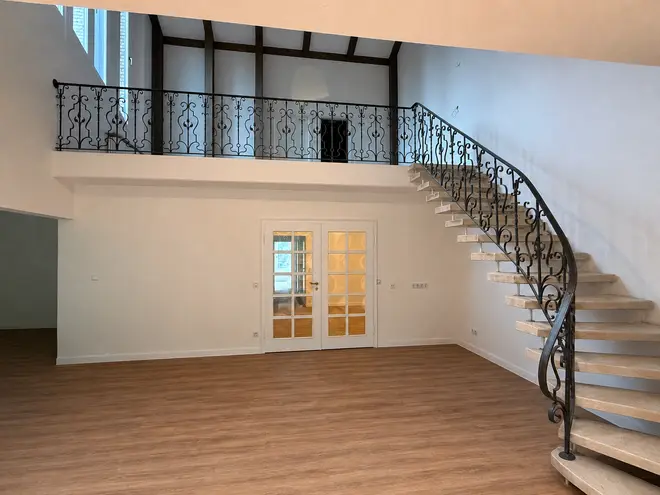 5 Zimmer Wohnung mit 168 m² in Köln – Bild 2