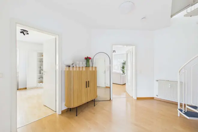 3 Zimmer Wohnung mit 83 m² in Frankfurt am Main – Bild 3