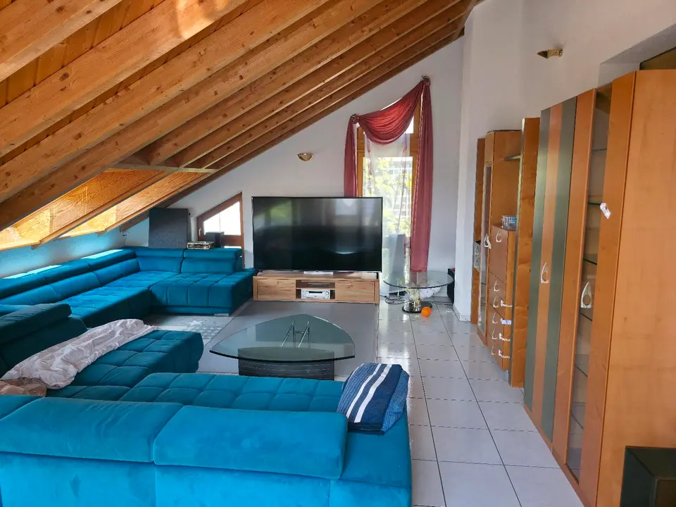 4 Zimmer Wohnung mit 153 m² in Stuttgart – Bild 1