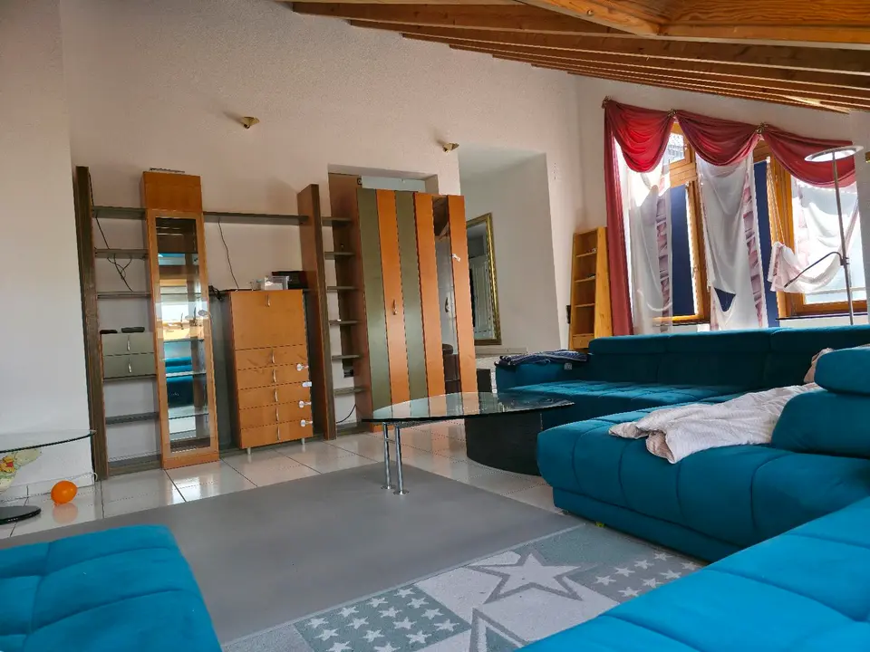 4 Zimmer Wohnung mit 153 m² in Stuttgart – Bild 2