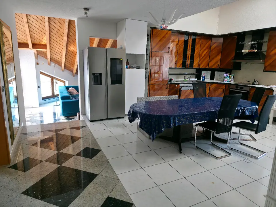 4 Zimmer Wohnung mit 153 m² in Stuttgart – Bild 3