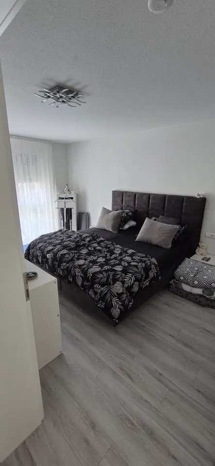4 Zimmer Wohnung mit 105 m² in Fellbach – Bild 2