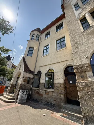4 Zimmer Wohnung mit 140 m² in Hannover – Bild 1