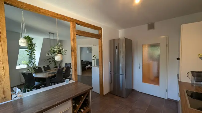 4 Zimmer Wohnung mit 100 m² in Karlsruhe – Bild 1