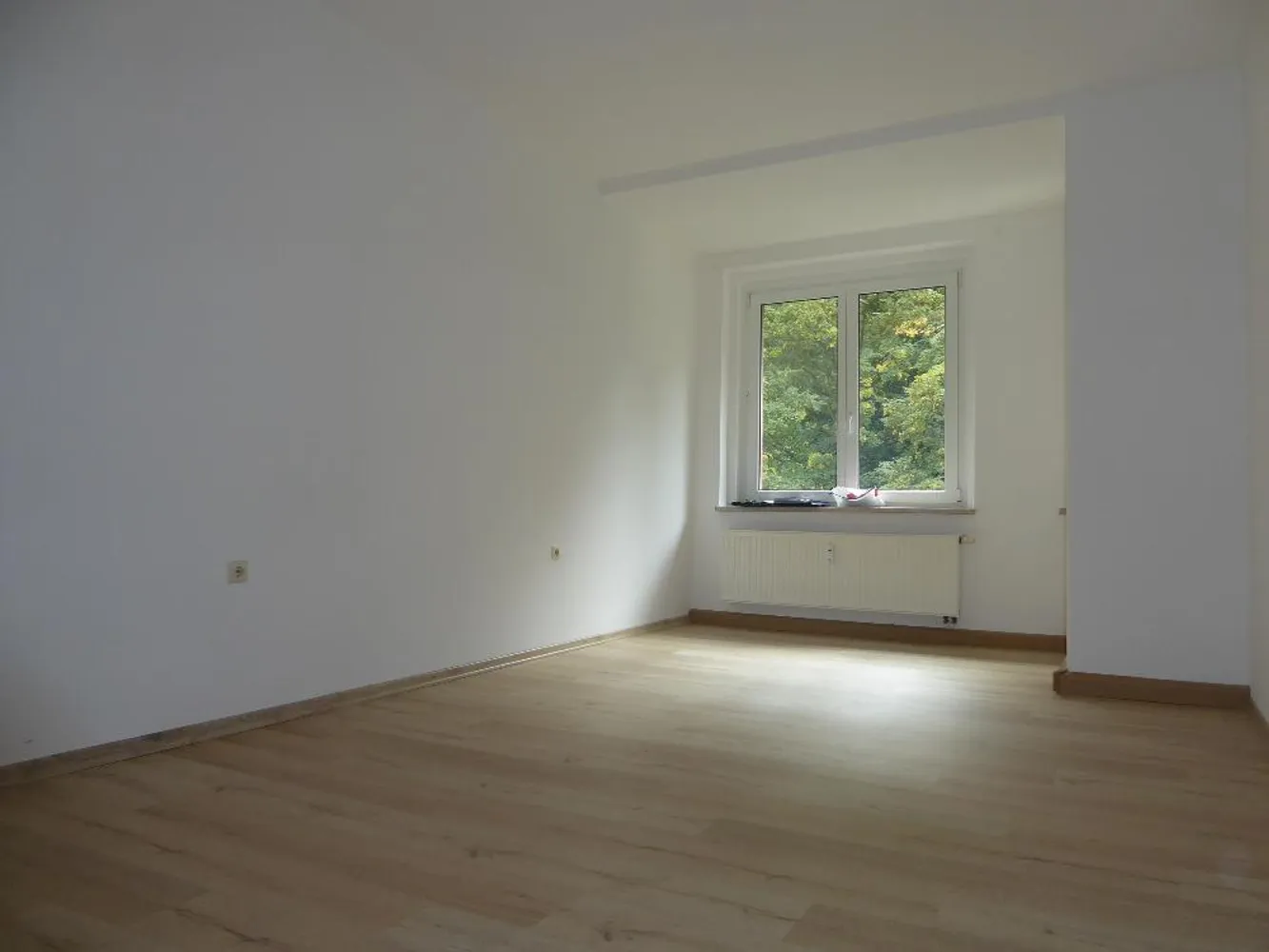 2 Zimmer Wohnung mit 60 m² in Plauen – Bild 2