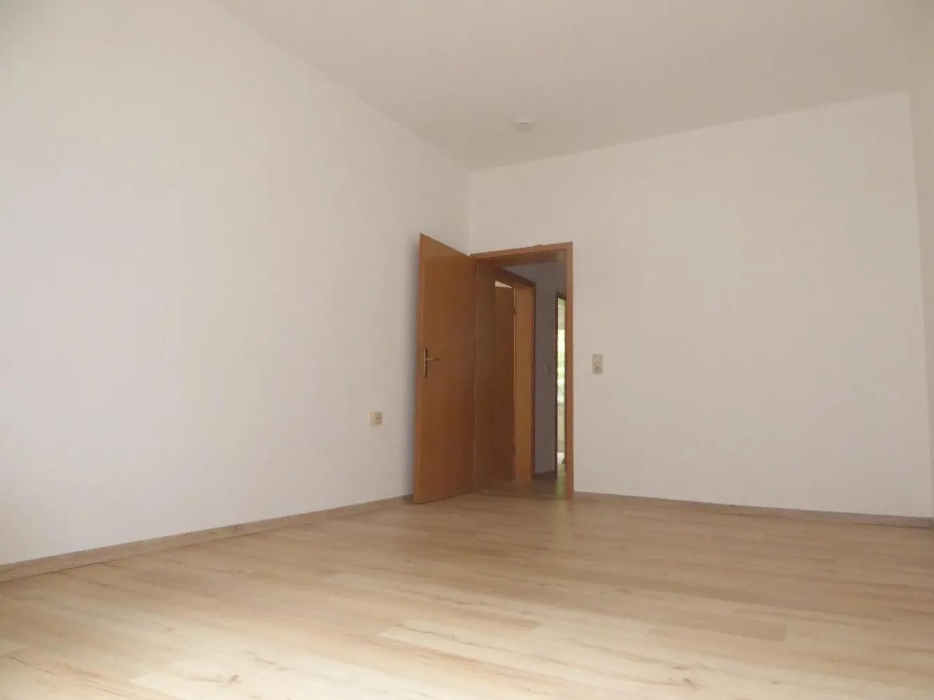 2 Zimmer Wohnung mit 60 m² in Plauen – Bild 3