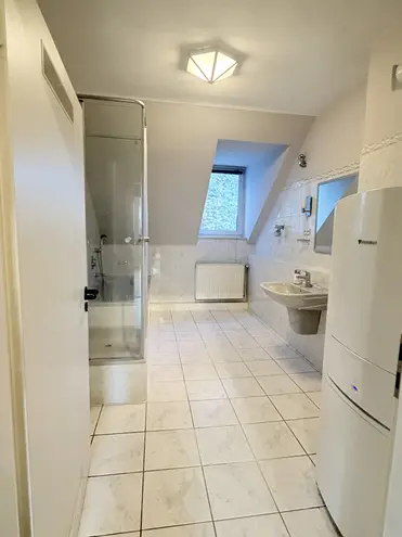 3 Zimmer Wohnung mit 100 m² in Wiesbaden – Bild 9