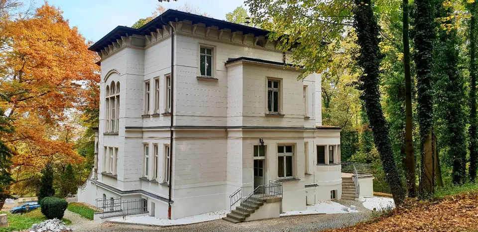 5 Zimmer Wohnung mit 175 m² in Gera – Bild 2