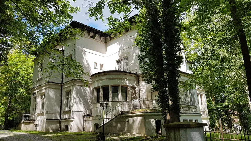 5 Zimmer Wohnung mit 175 m² in Gera – Bild 3
