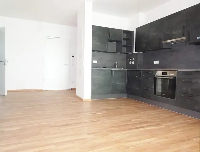 2 Zimmer Wohnung mit 96 m² in Frankfurt am Main – Bild 2