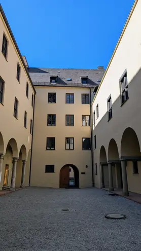 5 Zimmer Wohnung mit 126 m² in Augsburg – Bild 3