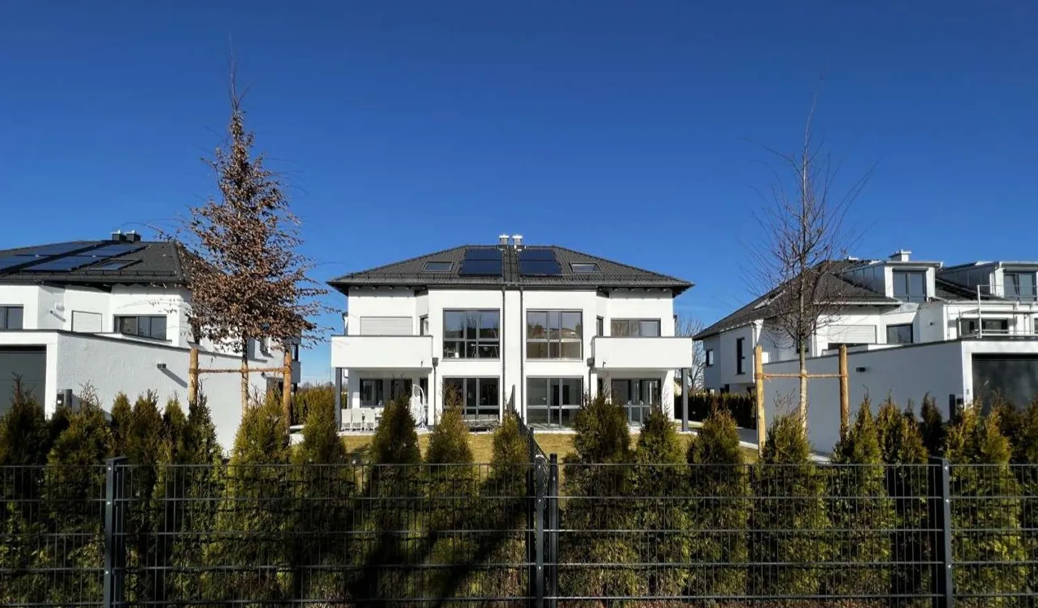 6 Zimmer Haus mit 258 m² in München – Bild 1