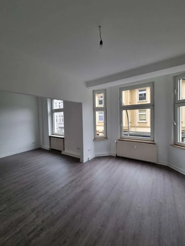 5 Zimmer Wohnung mit 145 m² in Duisburg – Bild 1