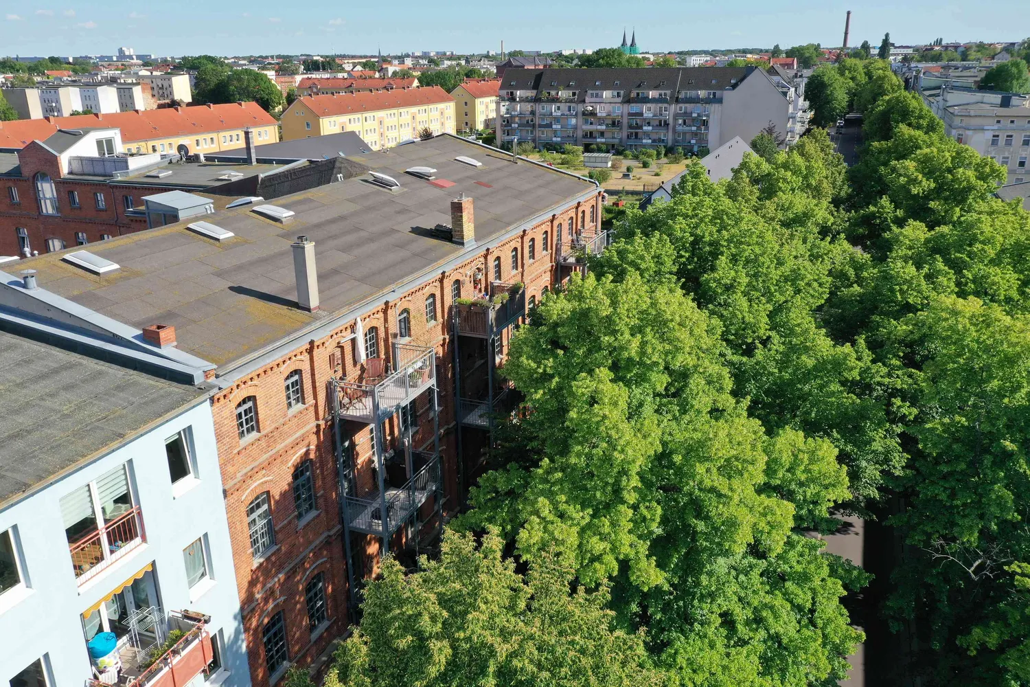 2 Zimmer Wohnung mit 83 m² in Magdeburg – Bild 2