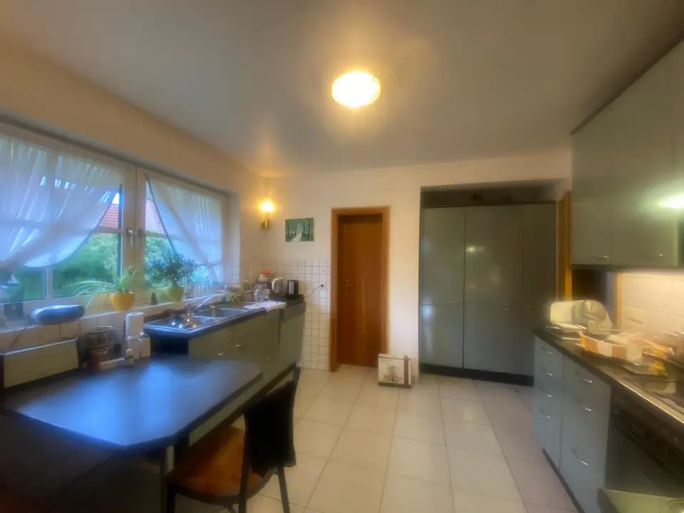 6 Zimmer Haus mit 350 m² in Neuss – Bild 9