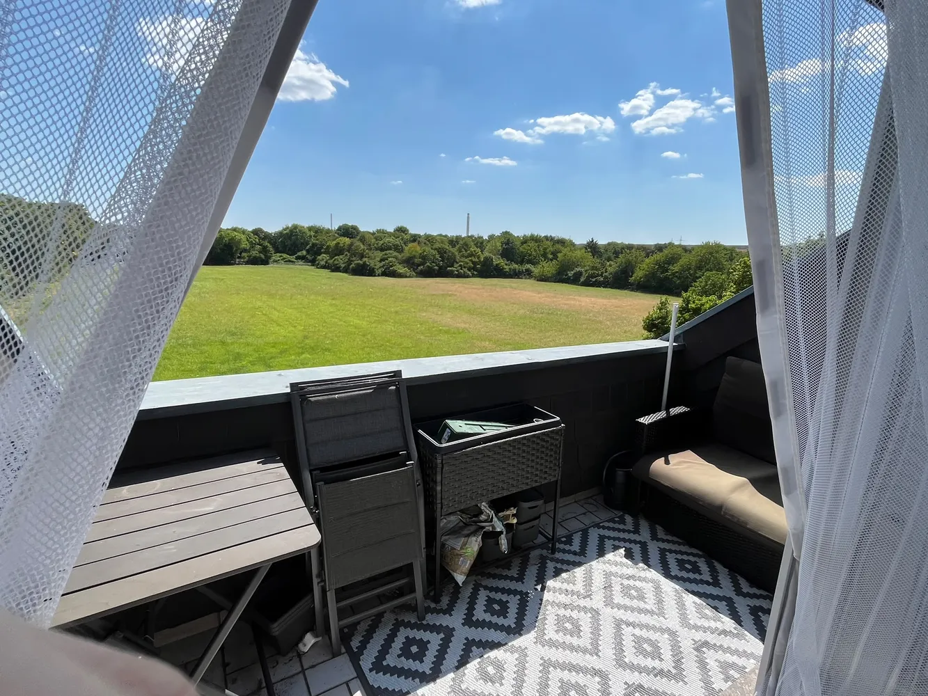 2 Zimmer Wohnung mit 65 m² in Leverkusen – Bild 2
