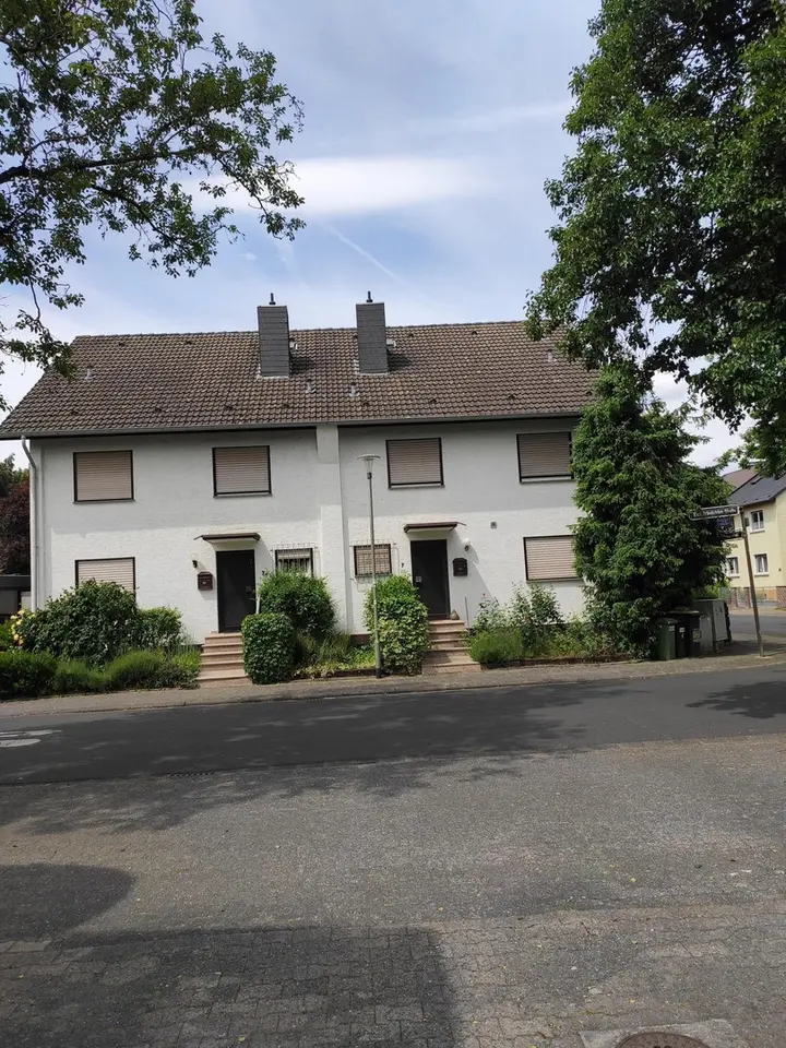 8 Zimmer Haus mit 250 m² in Offenbach – Bild 2