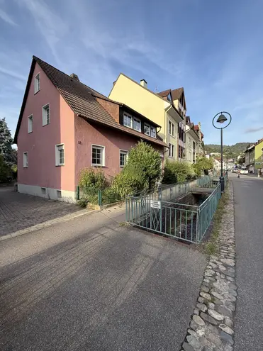 6 Zimmer Haus mit 200 m² in Freiburg im Breisgau – Bild 2