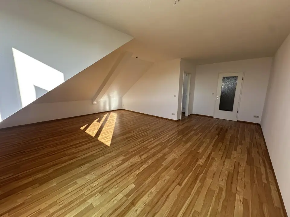 2 Zimmer Wohnung mit 65 m² in Gera – Bild 2