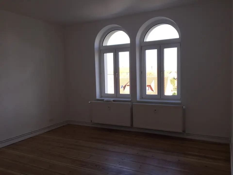 5 Zimmer Wohnung mit 115 m² in Neubrandenburg – Bild 1
