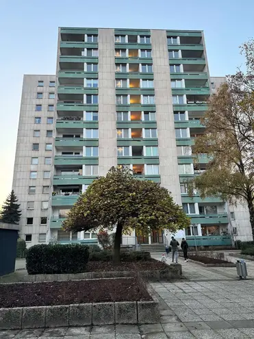 2 Zimmer Wohnung mit 70 m² in Krefeld – Bild 1