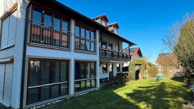 13 Zimmer Haus mit 242 m² in Landshut – Bild 2