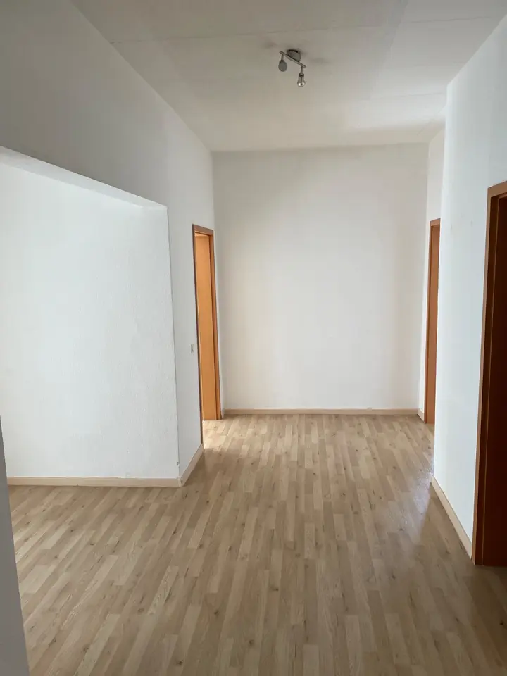 4 Zimmer Wohnung mit 104 m² in Limbach-Oberfrohna – Bild 3