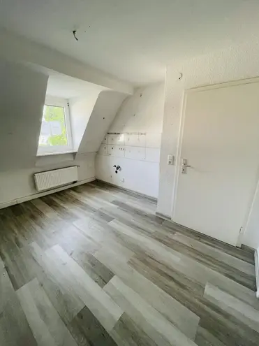 4 Zimmer Wohnung mit 72 m² in Ludwigshafen am Rhein – Bild 2