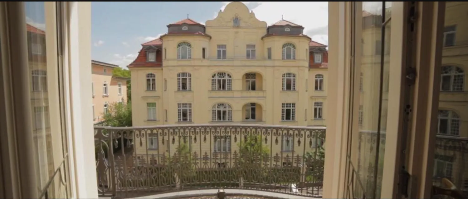 7 Zimmer Wohnung mit 224 m² in Weimar – Bild 2
