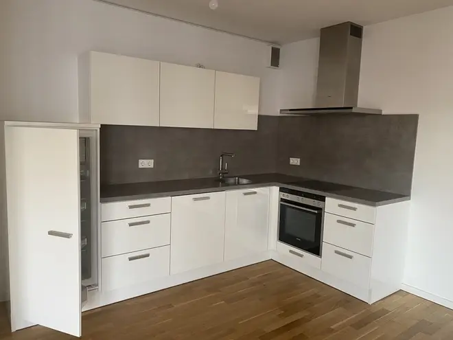 3 Zimmer Wohnung mit 95 m² in Frankfurt am Main – Bild 2