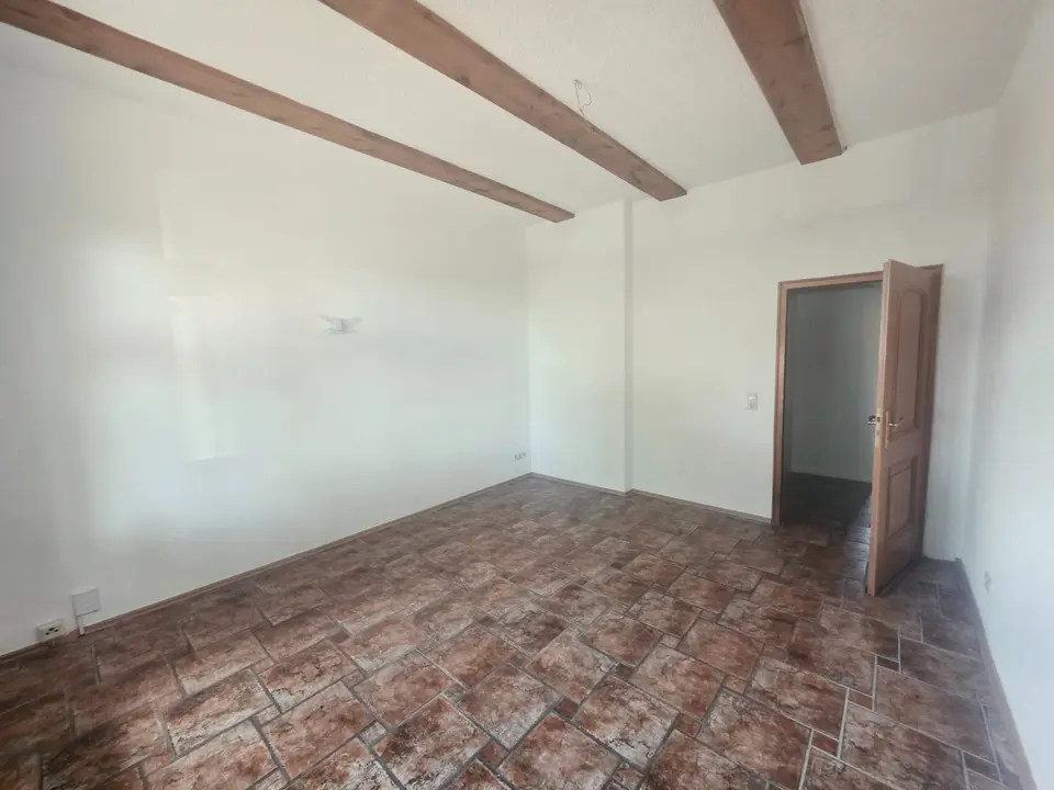 2 Zimmer Wohnung mit 110 m² in Neubrandenburg – Bild 2