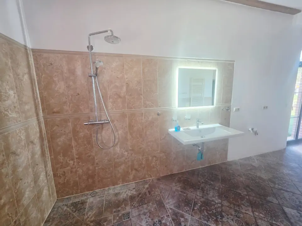 2 Zimmer Wohnung mit 110 m² in Neubrandenburg – Bild 9