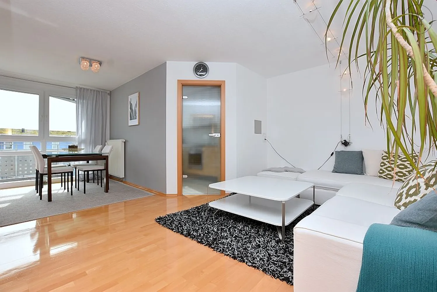 4 Zimmer Wohnung mit 82 m² in Stuttgart – Bild 1