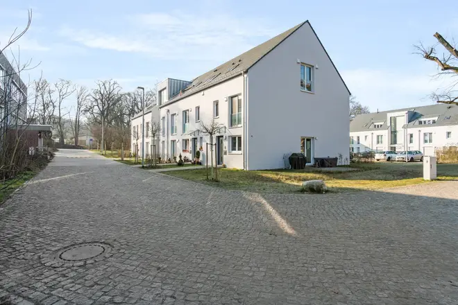 2 Zimmer Wohnung mit 75 m² in Potsdam – Bild 1