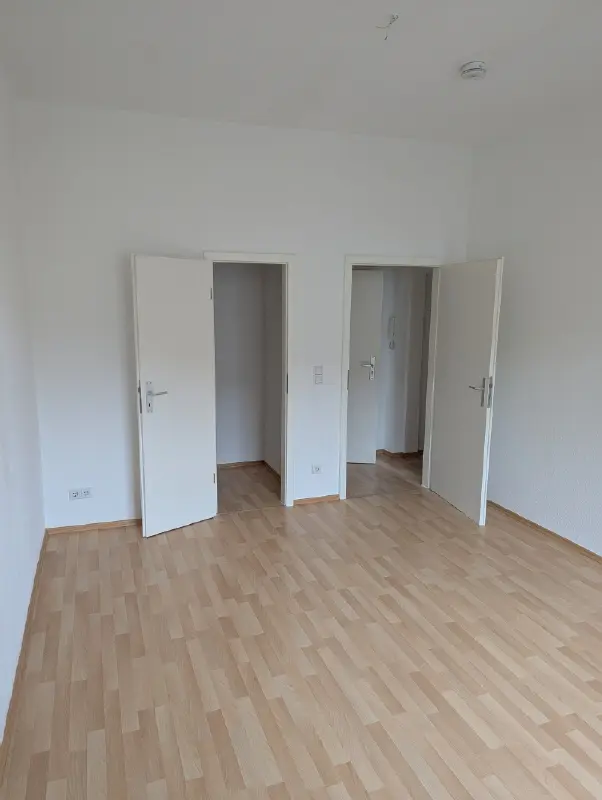 4 Zimmer Wohnung mit 102 m² in Dresden – Bild 2