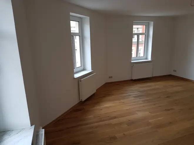 5 Zimmer Wohnung mit 130 m² in Dresden – Bild 2