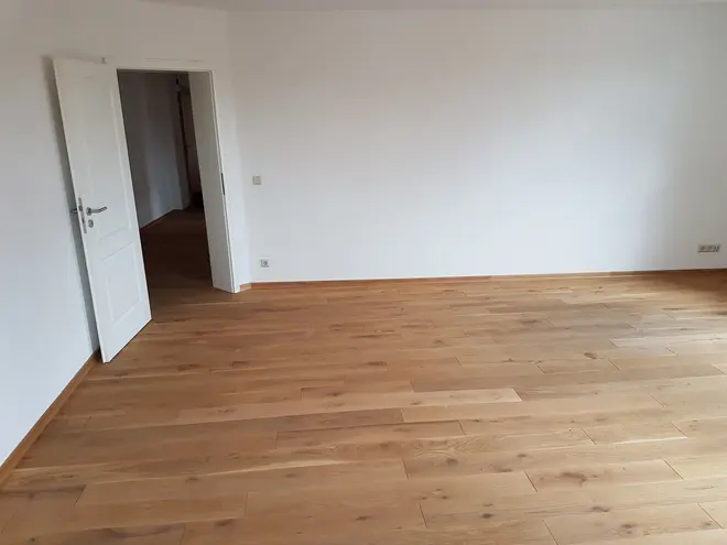 5 Zimmer Wohnung mit 130 m² in Dresden – Bild 3