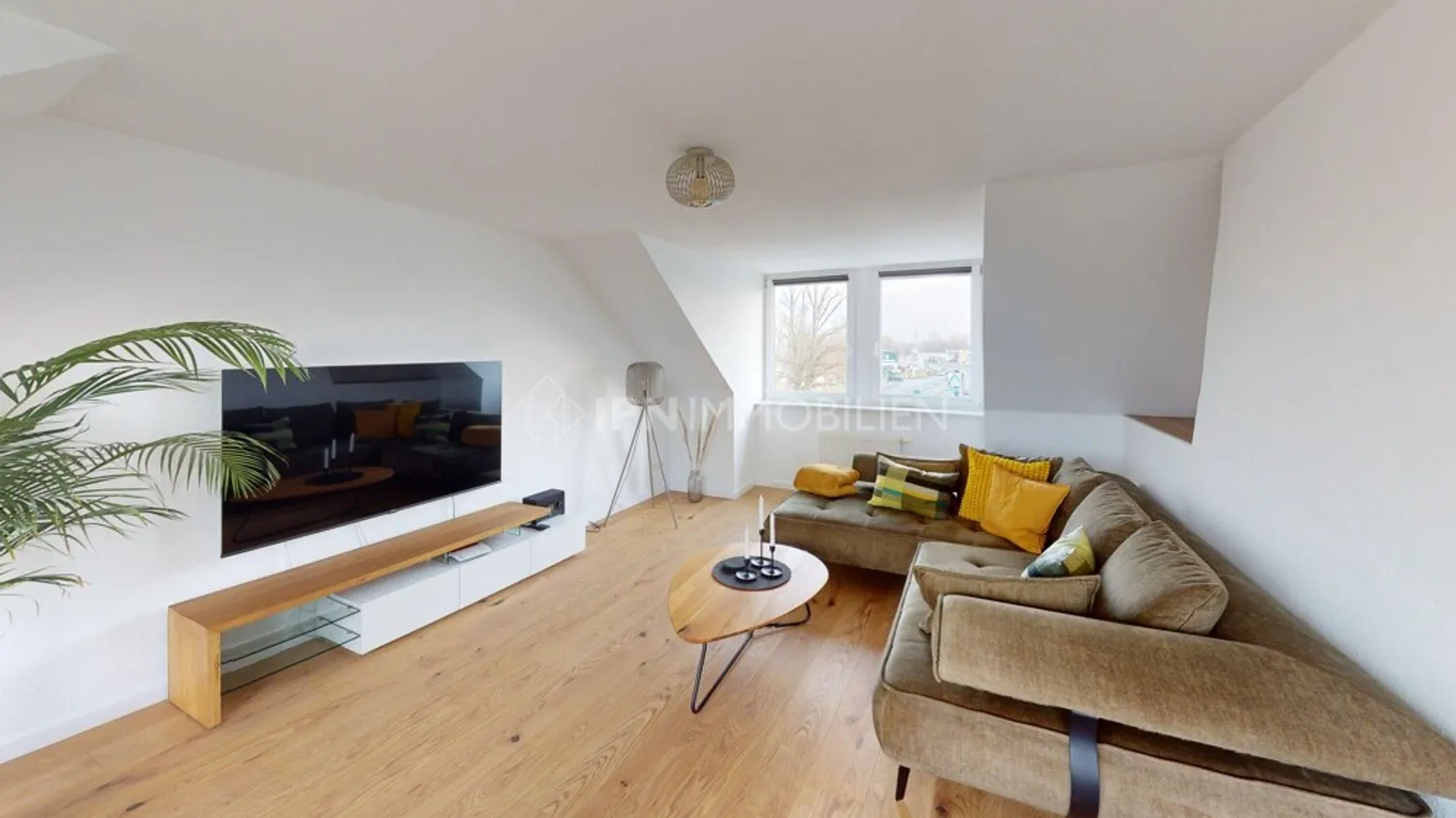 2 Zimmer Wohnung mit 105 m² in Rostock – Bild 1